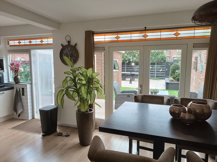 Huizen - nieuw glas-in-lood voor