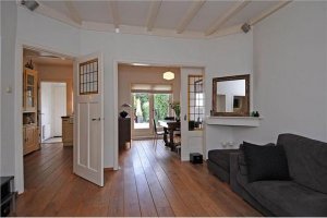 Huizen (NH) - keukendeur met glas-in-lood