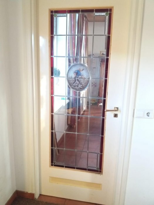 gebrandschilderd medaillon in tussendeur